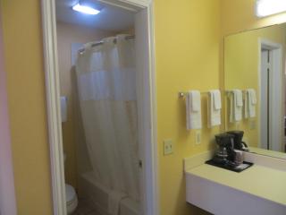 La Grange Executive Inn and Suites - 7