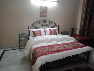 Pamposh Guest House, Gurgaon - Gurgaon - 3
