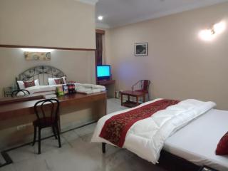 Pamposh Guest House, Gurgaon - Gurgaon - 4