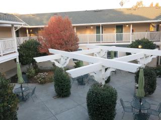 Best Western Plus Stevenson Manor - Calistoga - 8