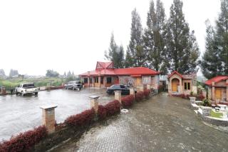 Alloyna Country Cottage Brastagi - Berastagi - 9