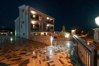 Apartments Karen - Vinišće - 8