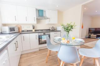 Weekly & Monthly Deals Available, Business & Leisure, 2 Bedroom Apartments, Oxford, Near John Radcliffe Hospital - Oxford - 9