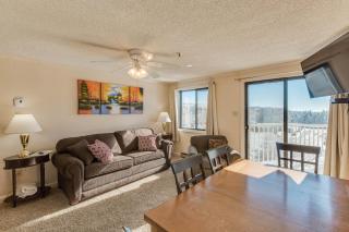 Stroll to Slopes, Village Area, Ski in-out MtLodge 333 - Snowshoe - 0