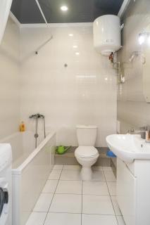 Cozy apartment in a new building close to the downtown - Kiev - 1