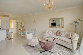 L`Azur : Elegant Apartment with Sea View - Wilderness - 7