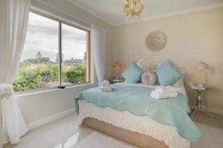 L`Azur : Elegant Apartment with Sea View - Wilderness - 0