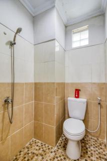RedDoorz near Condongcatur Bus Station - Yogyakarta - 2