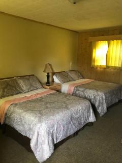 Royal Motel - Ironwood - 5