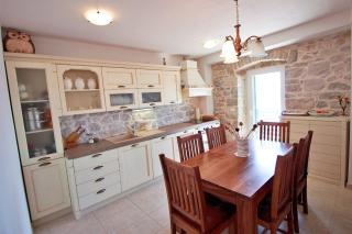 Holiday Home Tina - Lokva Rogoznica - 9