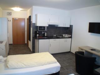 Hotel Am Kamin - Duisburg - 3