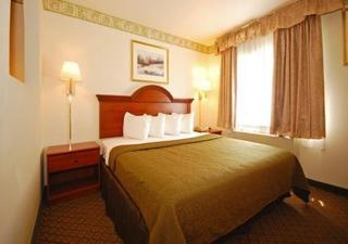 Quality Suites Tulsa I-44 - 6