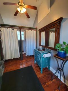 Macarty House, A Bohemian Resort with pool and cabana bar - New Orleans - 6