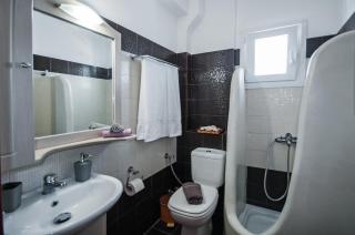 Veldi Art - Kamari Beach Apartment - 3