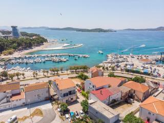 Apartment and Rooms Artina - Vodice - 0