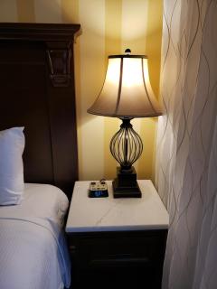 Arbutus Inn - 2