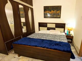 Aditya Premium HomeStay- Furnished Air Conditioned- 2BHK - Jabalpur - 5