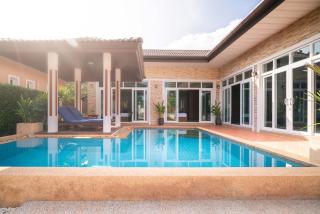 Rawai Private Villas - Pools and Garden - Rawai Beach - 2