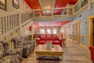 Blue Lagoon Cinema chalet - Gatlinburg - 1