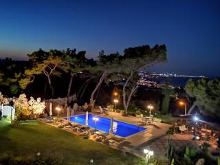 Louis Luxury Villa by living in blue - Rodes - 8