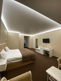 Hotel Obolon - Kiev - 1