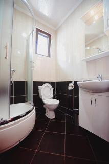 Hotel Afrodita - Truskavets - 5