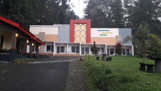 Surya Hotel & Resort - Baturaden - 1