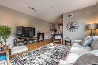 Trendy Castleberry Hill Condo- Walk to Mercedes Benz/ All Downtown Attractions - Atlanta - 9