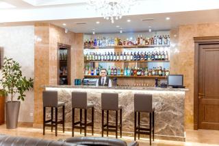 Ambassador Hotel - 8