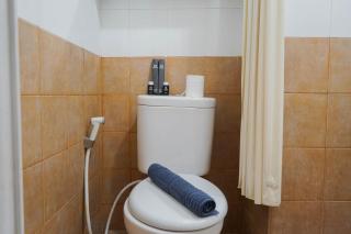 Best Furnished 2BR Mall Access at Green Pramuka Apartment By Travelio - Jacarta - 5