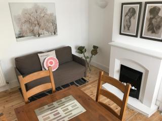 Central cosy 2 bedroom apartment - 8
