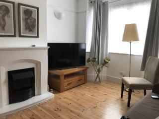 Central cosy 2 bedroom apartment - 9