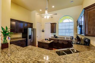 Scenic water view, 2 master suites with direct pool access - Villa Casa Amarilla - Cape Coral - 3