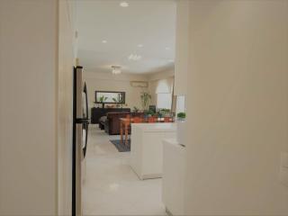 Luxury Garden Apartment Glyfada - 1