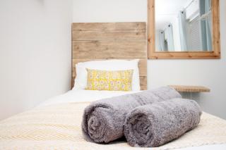 Sleeps 6, Smart TV's, Parking Swansea & Morriston Hospital - Swansea - 4