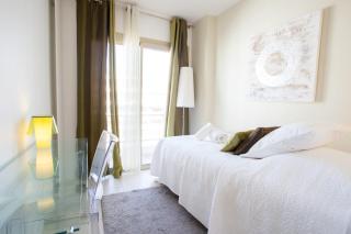 Modern two bedroom apartment with two bathrooms, just behind the CARLTON - 3