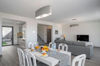 OurMadeira - Casa Amaro Sunset, contemporary - Calheta - 1