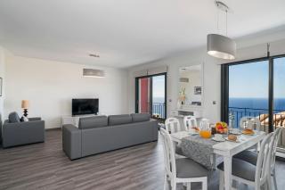 OurMadeira - Casa Amaro Sunset, contemporary - Calheta - 2