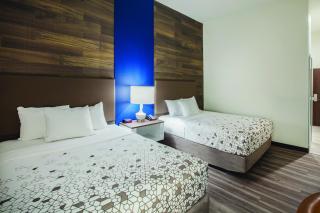 La Quinta by Wyndham Owasso - 1