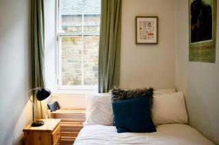 Central 3 Bedroom next to Leafy Meadows - 3