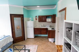Island Magic Beach Resort - Caye Caulker - 9