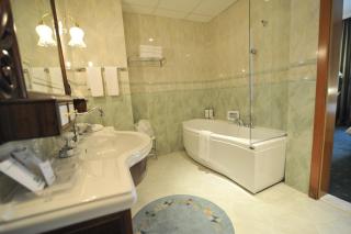 Holiday Inn Skopje by IHG - Skopje - 8