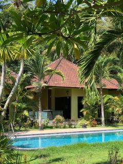 Arco Iris Boutique Hotel & Restaurant - Candi Dasa - 1