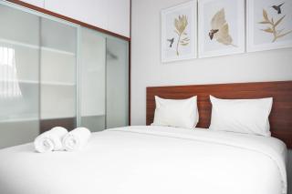 Modern 2BR at Signature Park Grande Apartment By Travelio - Jakarta - 3