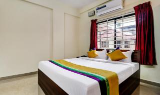 Itsy Hotels Rain Tulsi Stayz, Palarivattom Junction - Cochin - 4