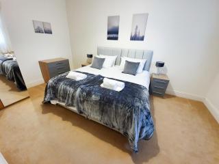 Linburn House Apartment - 7