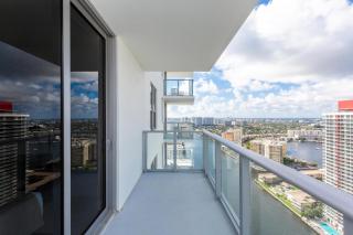 Modern 3 bedroom at Hollywood Beach Resort 28th floor - Hallandale Beach - 2