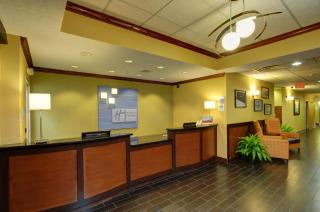 Holiday Inn Express & Suites Midwest City by IHG - Midwest City - 1