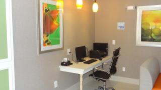 Holiday Inn Express Hotel Kansas City - Bonner Springs by IHG - 3