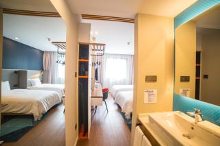 Holiday Inn Express Nanjing Xuanwu Lake by IHG - 2